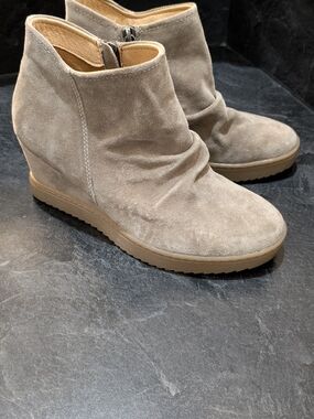 Sofft Suede Wedge Ankle Boots - Women size 7.5